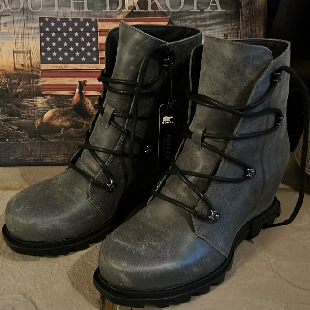 NWT Sorel Wmn Joan Of Arctic Wedge III Lace Boot: Quarry